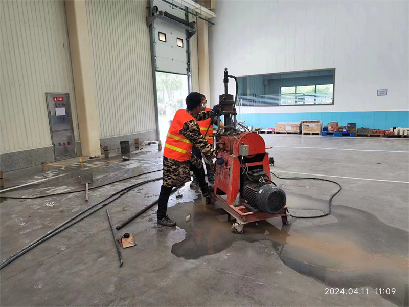 敦煌厂房地面下沉塌陷注浆加固施工